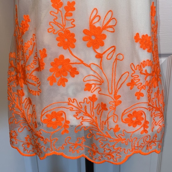 Daytrip Neón Orange Floral Embroidered Mesh Tank - Picture 6 of 14